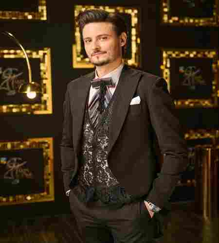 Osman Khalid Butt Height, Age, Family, Movies, Wiki, Dramas & More