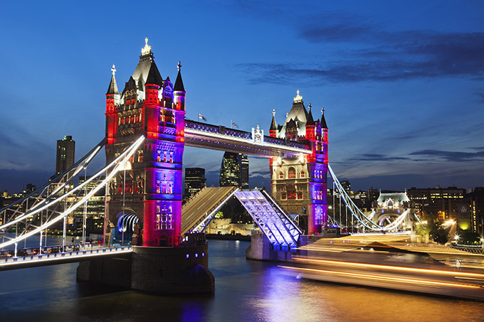 Most Popular Towers and Bridges For Tourists in London, United Kingdom